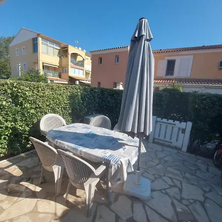 Au Les Villageoises Ii Appartement *